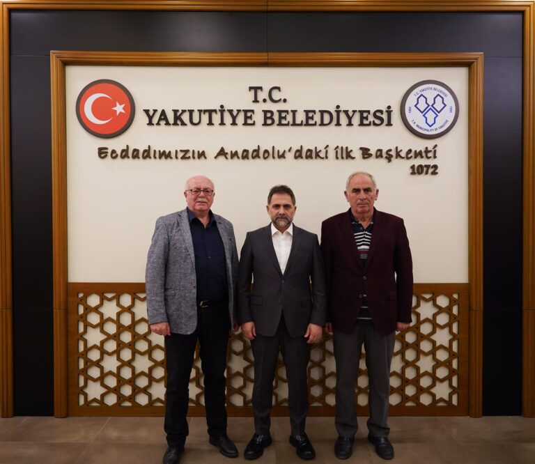 Horasanlılar Dernek Başkanı Sayın Abuzer Çolak ve Başkan Yardımcısı Sayın Kadir Cengiz Belediyemize ziyarette bulundular.