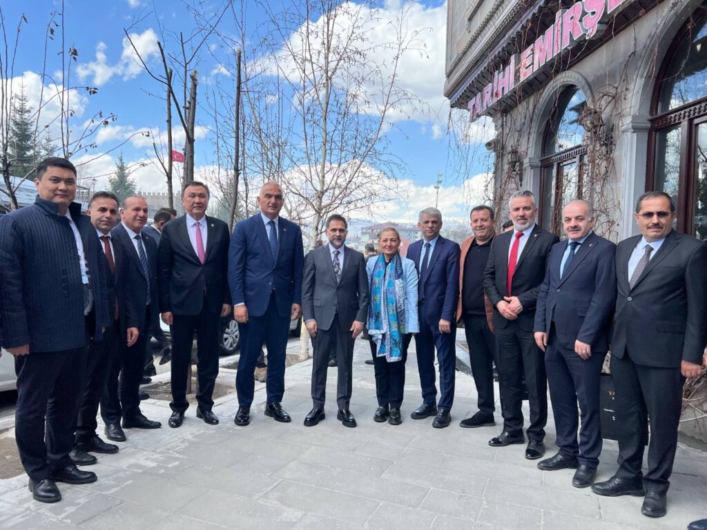 Ekonomik İşbirliği Teşkilatı (EİT) Erzurum 2025 Turizm Başkenti Palandöken Ekonomik Forumu kapsamında şehrimizi teşrif eden EİT Ülkeleri Kültür ve Turizm Bakanları ile Kültür ve Turizm Temsilcilerini misafir ettik.
