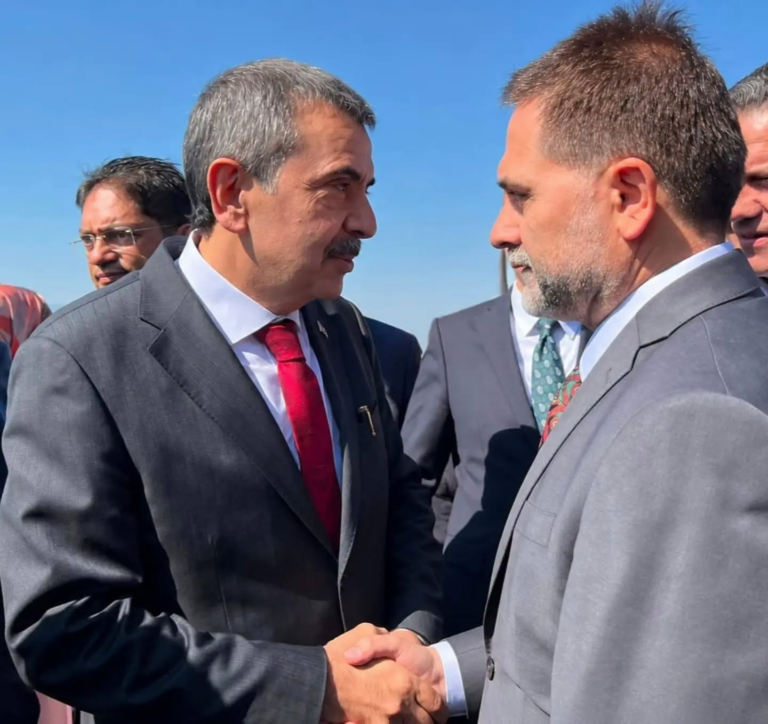 Bir dizi temaslarda bulunmak ve programlara katılmak üzere şehrimize gelen Milli Eğitim Bakanımız Sayın Prof. Dr. Yusuf Tekin ’i Erzurum Havalimanında karşıladık.