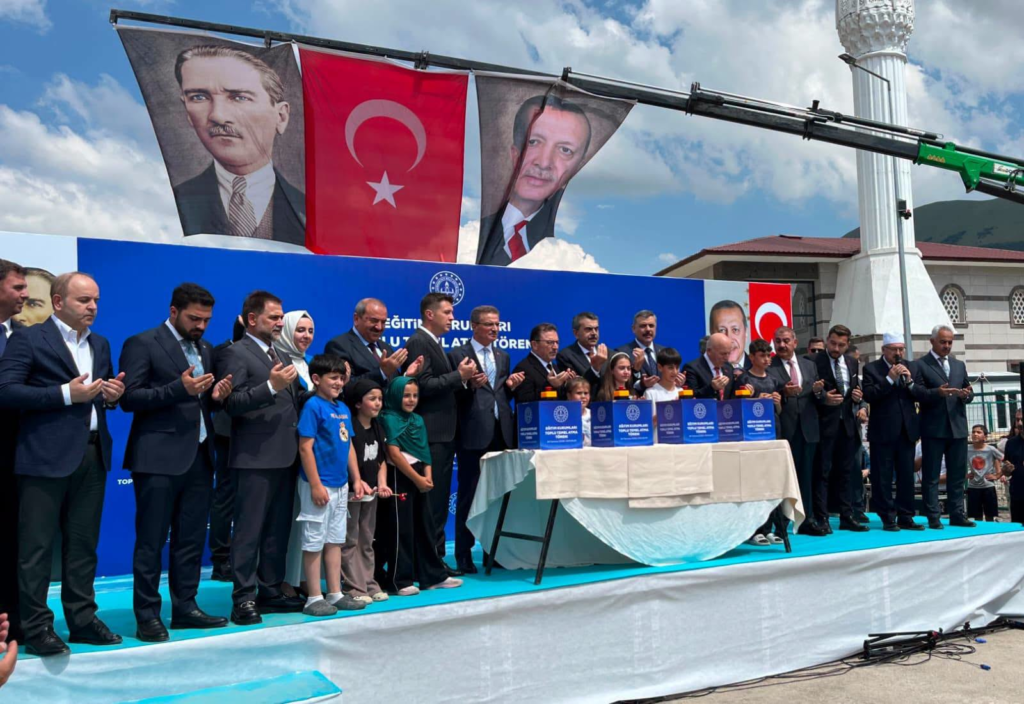 Millî Eğitim Bakanlığımız tarafından Erzurum’umuza kazandırılacak yeni eğitim kurumlarının Toplu Temel Atma Töreni’ne katıldık.